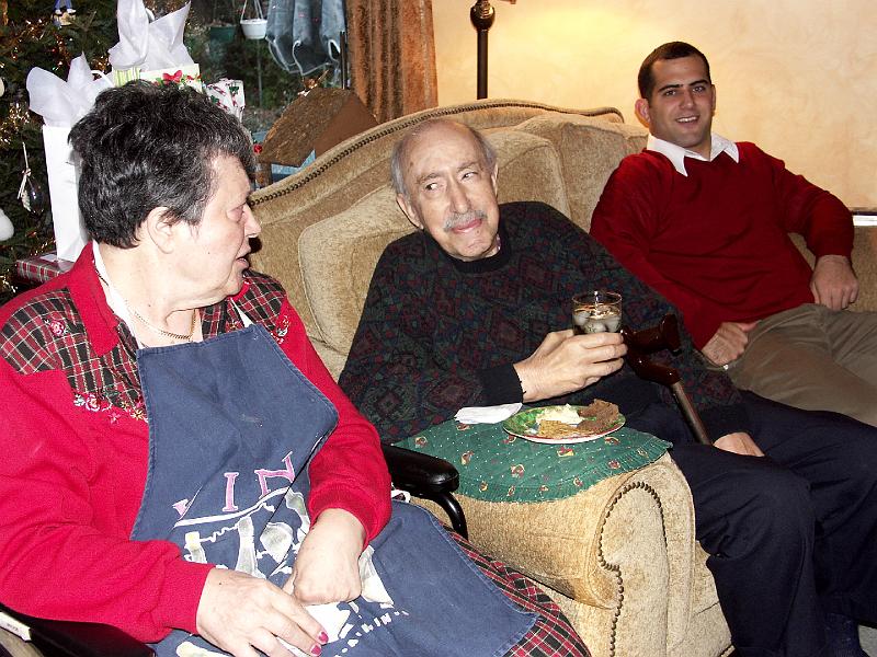 PICT3166.JPG - Grandma and Grandpa Franciotti and Neil.