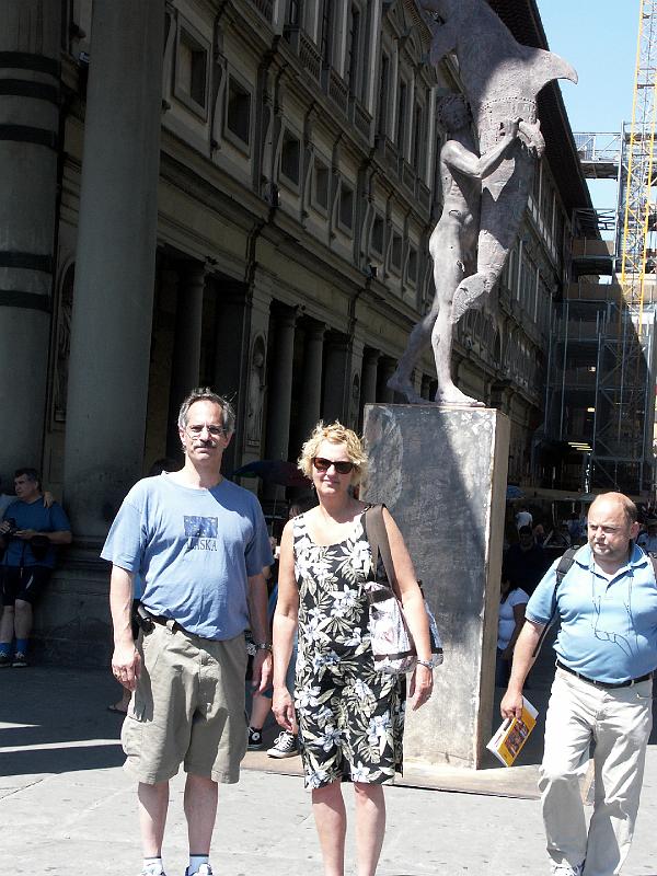 PICT0189.JPG - Rob & Debbie outside the Uffizi Museum