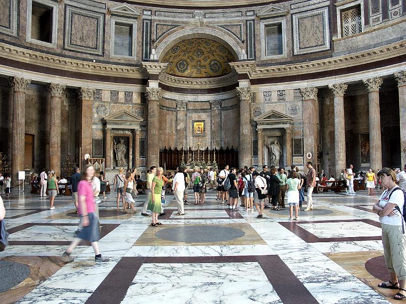 PICT0323.JPG - Inside the Pantheon