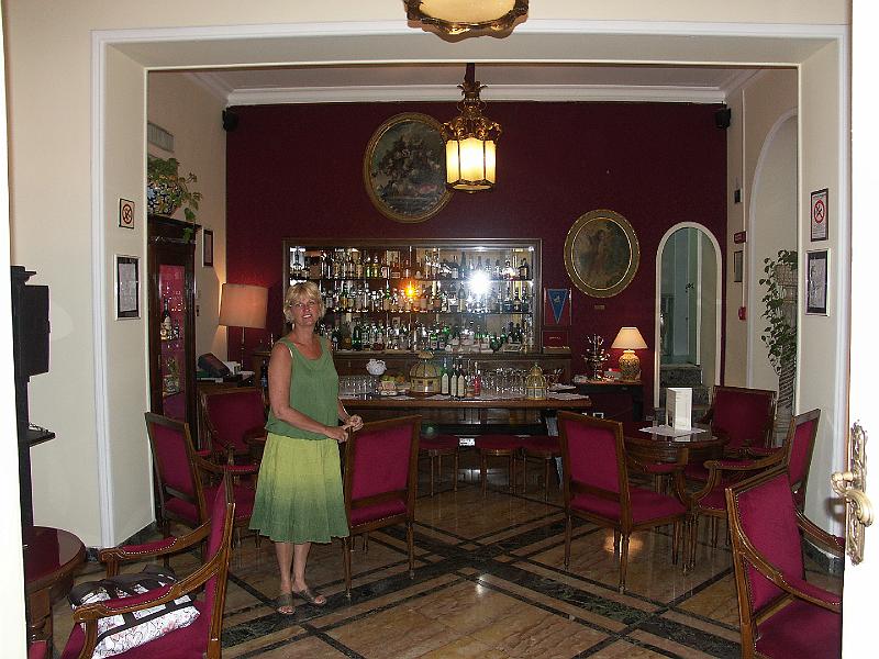 PICT0784.JPG - Grand Hotel Et Des Palmes, Palermo: bar area