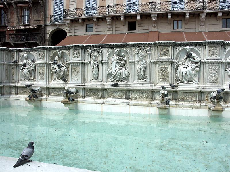 PICT0272.JPG - Fonte Gaia (Fountain of Joy) in Il Campo, Siena's main square
