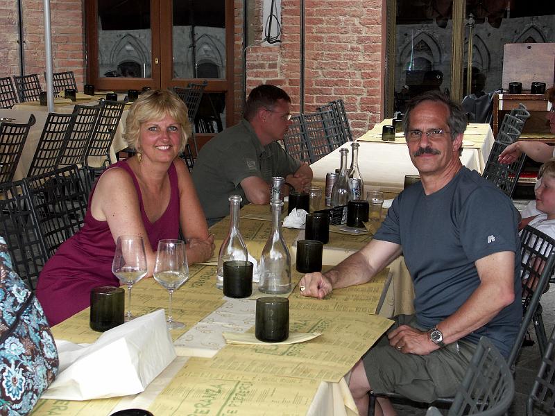 PICT0300.JPG - Debbie and Rob having FUN in Siena