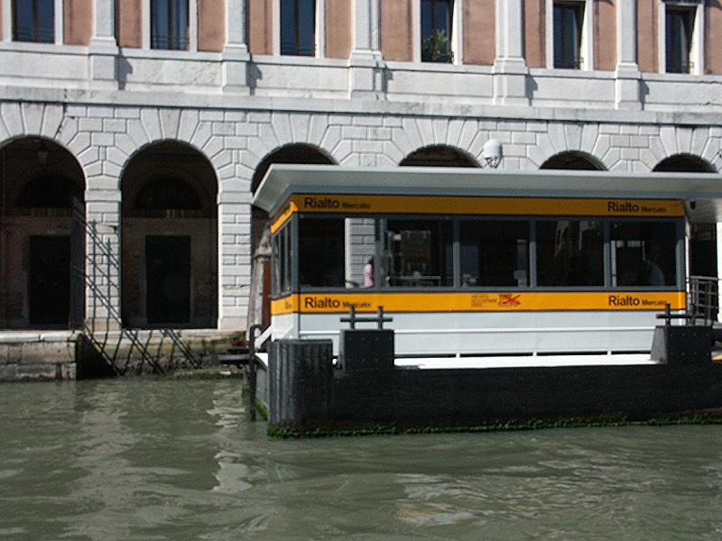PICT0086.JPG - Rialto stop on Venice waterway