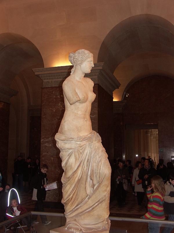 PICT3224.JPG - Venus deMilo statue from 100 BC discovered in 1820