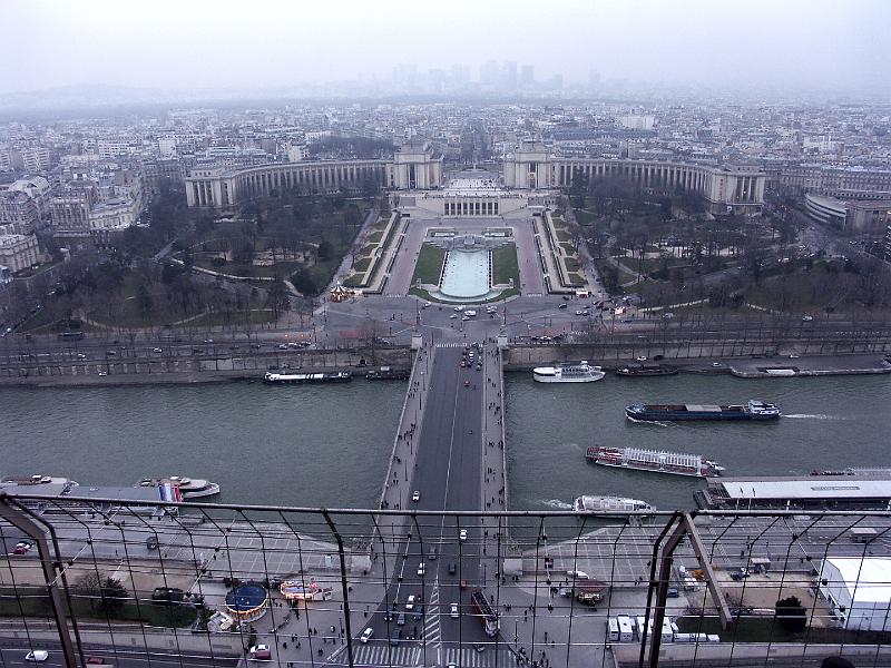 PICT3249.JPG - A French government building along with a view of the Seine River