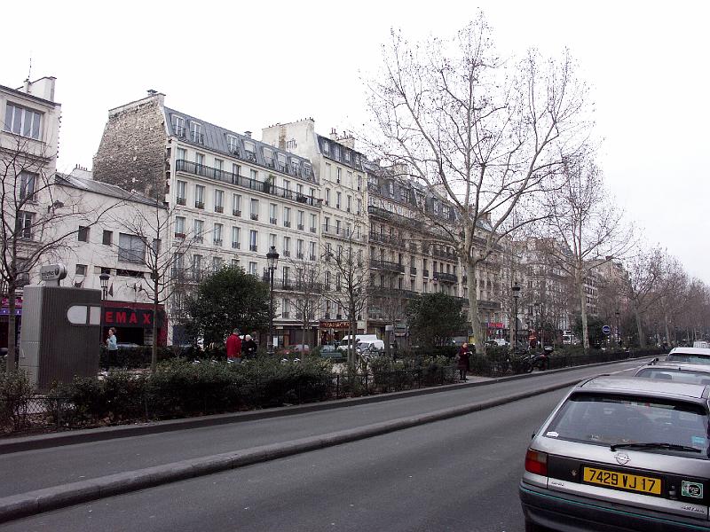 PICT3290.JPG - Pigalle Street, near Moulin Rouge