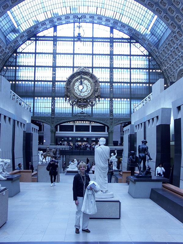 PICT3302.JPG - Debbie in the main gallery of the Musee d'Orsay.