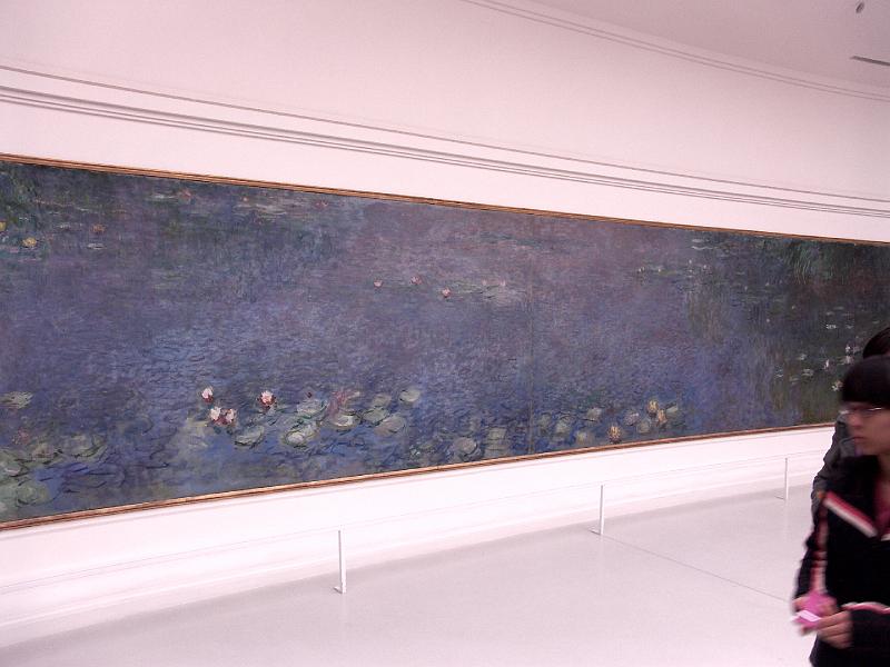 PICT3316.JPG - Monet's Water Lilies in the Musee de l'Orangerie.