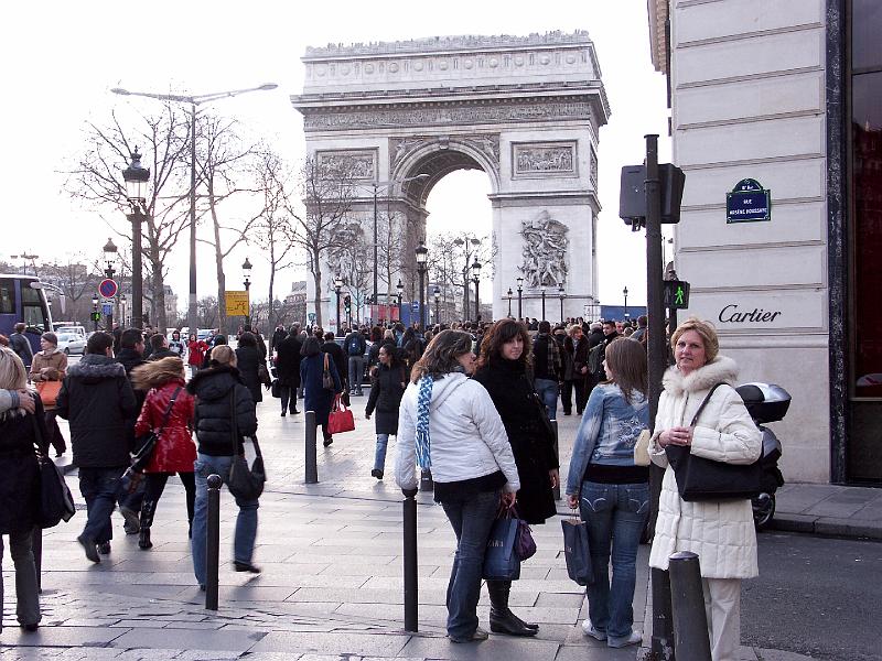 PICT3334.JPG - The Arc de Triomphe.