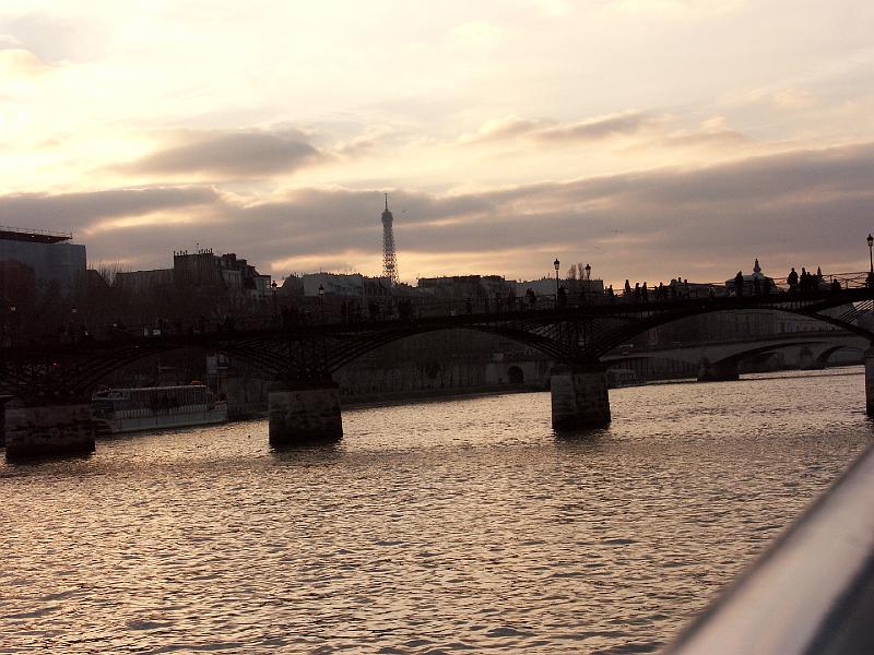 PICT3402.JPG - One of Paris' many bridges.